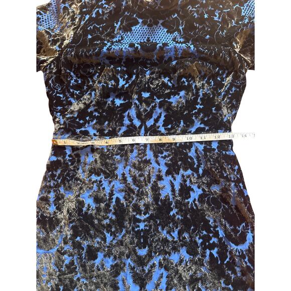 By Anthropologie Mock-Neck Velvet Mini Dress
blue Black 2 Velvet Burnout - Picture 5 of 9